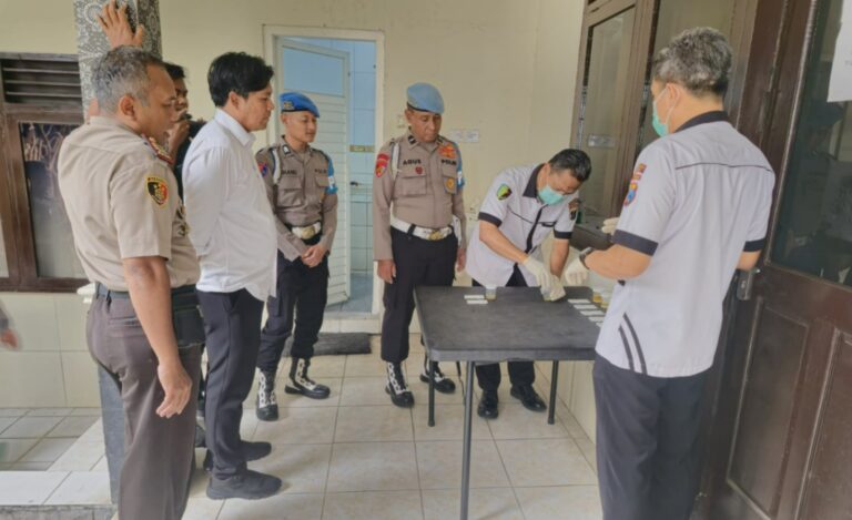 Mendadak! Polres Madiun Gelar Test Urine Bagi PJU dan Kapolsek, Wujudkan Zero Narkoba