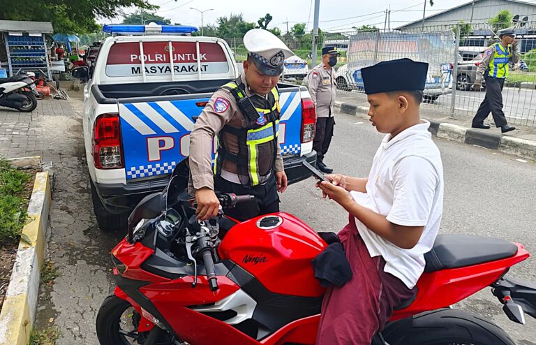 Operasi Keselamatan Semeru 2026: Polres Pelabuhan Tanjungperak Perketat Pengawasan di Suramadu