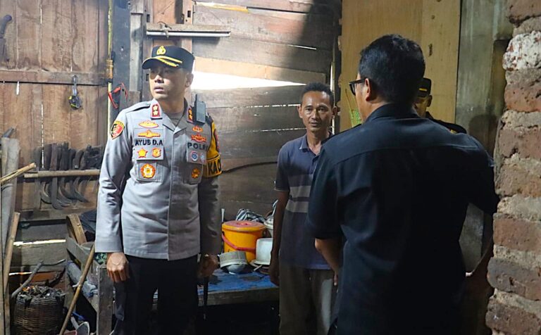 Polres Pacitan Salurkan Bantuan untuk Korban Gempa