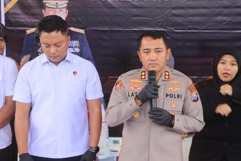 Polres Probolinggo Amankan 3 Tersangka Pencuri Koper Milik Wisatawan Asal Thailand di Gunung Bromo