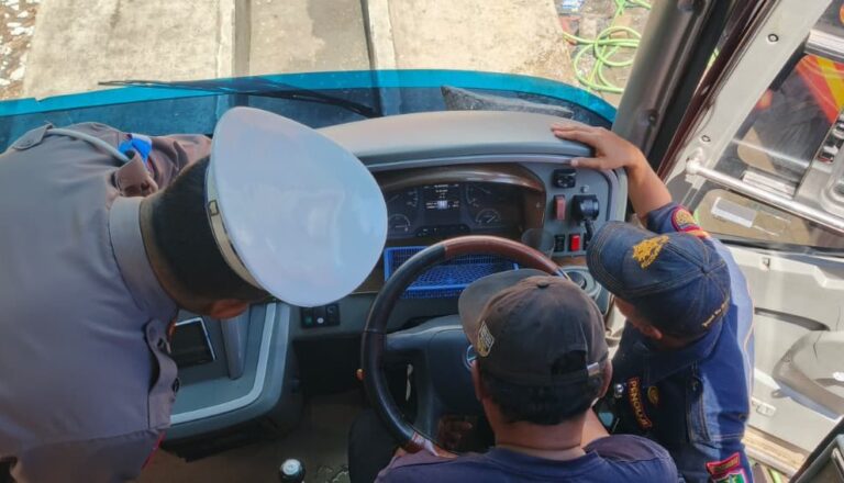 Ops Keselamatan Semeru 2026, Satlantas Polresta Malang Kota Pastikan Bus dan Sopir Siap Angkut Penumpang