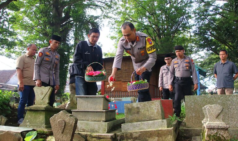 Jelang Ramadan 1447 H, Kapolresta Malang Kota Ajak Anggota Nyadran Serentak ke 31 Makam Korban Kanjuruhan