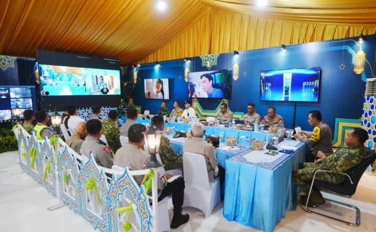 Monitoring Malam Takbiran, Kapolri Pastikan Pengamanan Rangkaian Perayaan Idulfitri