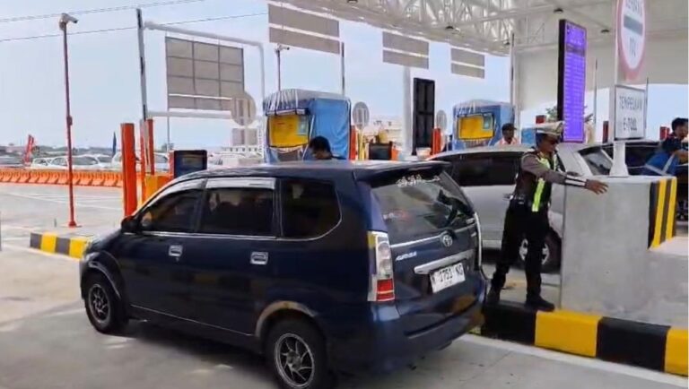 Polda Jatim Terapkan Mobile Reader di Gerbang Tol Situbondo Barat