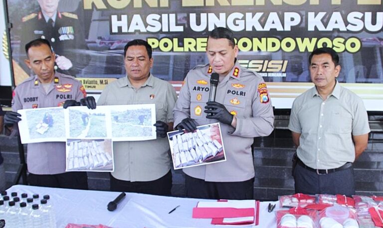 Polres Bondowoso Libatkan Gegana Brimob Polda Jatim Musnahkan 25 Kg Bubuk Mercon