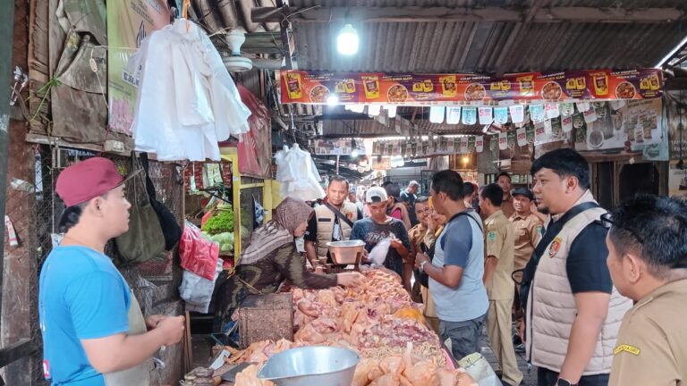 Polres Pasuruan Pantau Pasar Pastikan Stok Pangan Aman Pascalebaran