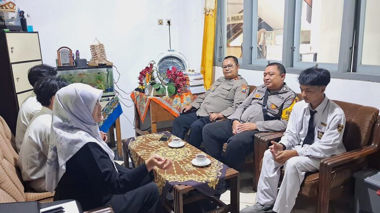 Kapolsek Klojen Sambang SMA Panjura, Ajak Pelajar Tolak Narkoba dan Hoaks Demi Kamtibmas Kondusif