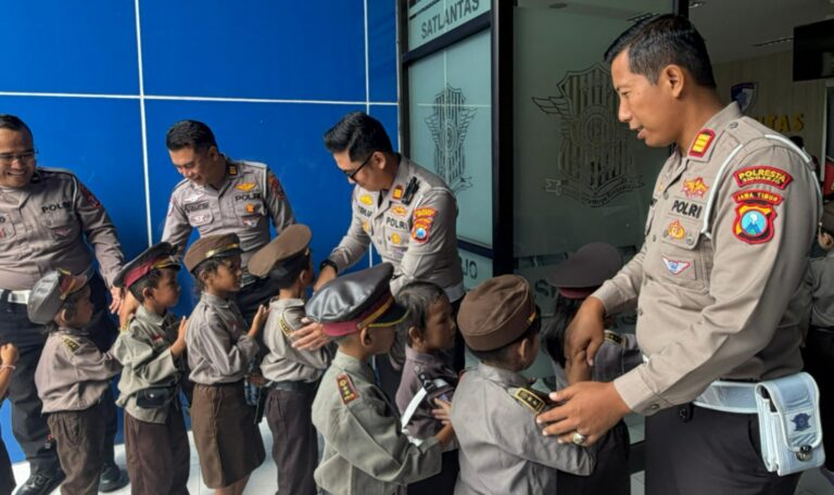 Polisi Sahabat Anak: Polresta Sidoarjo Edukasi Tertib Lalu Lintas Sejak Dini