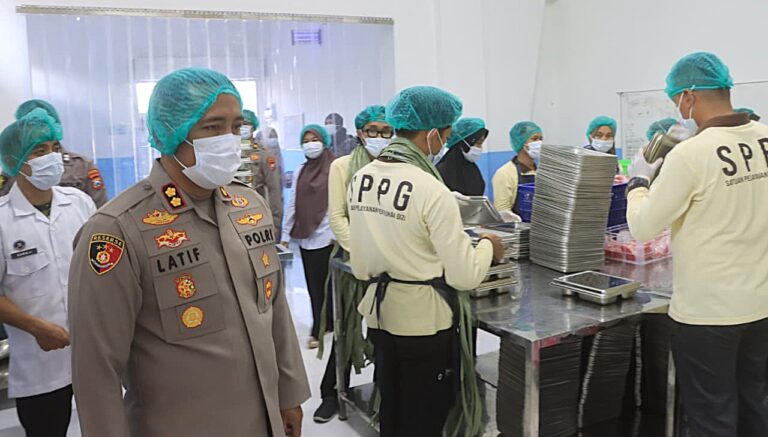 SPPG Polres Probolinggo di Maron Distribusikan 2.441 Penerima Manfaat MBG