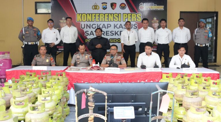Polresta Sidoarjo Ungkap Sindikat LPG Oplosan di Rumah Kontrakan Amankan Dua Tersangka