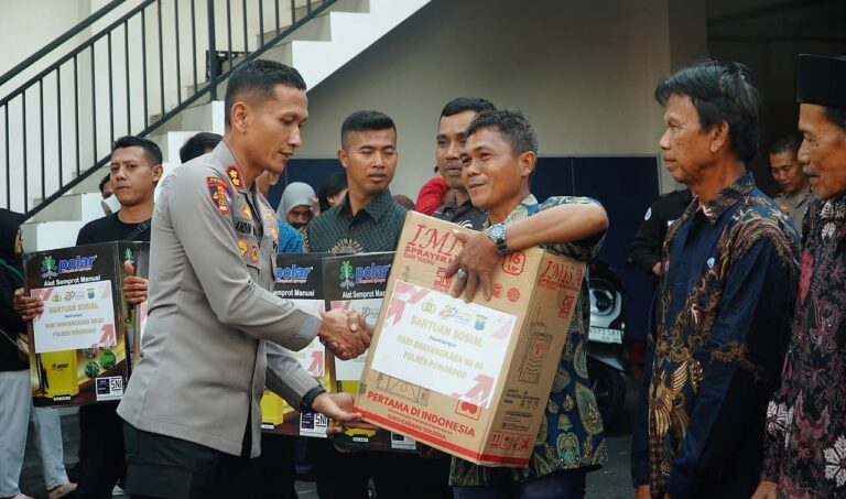 Hari Bhayangkara ke-80, Polres Ponorogo Salurkan Ratusan Paket Bansos Untuk Masyarakat