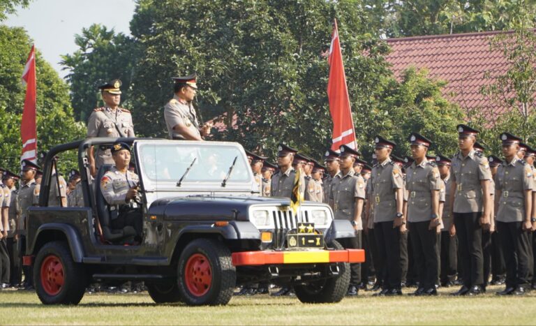 Kapolda Jatim Lantik 971 Bintara Remaja Lulusan SPN Polda Jatim