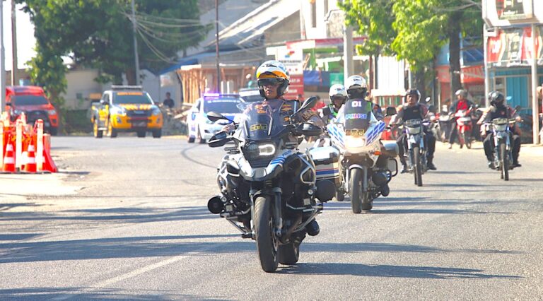 Polres Sumenep Patroli Skala Besar Pastikan Perayaan 1 Suro Kondusif
